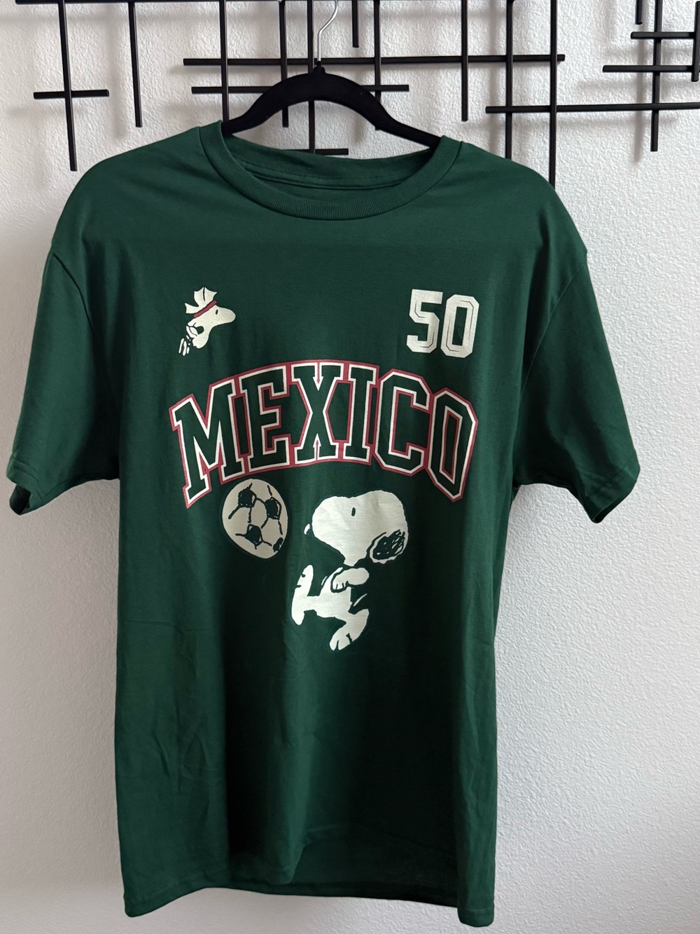 Peanuts Snoopy Mexico Soccer Club Green  T‑Shirt Women’s Size Small